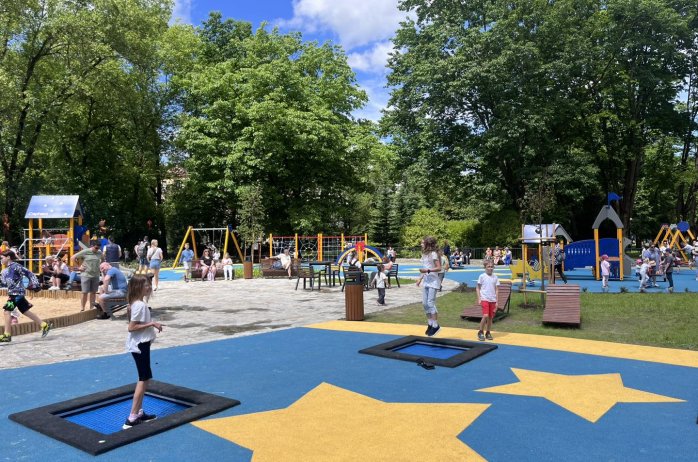 Plac zabaw w Parku Kopczyńskiego